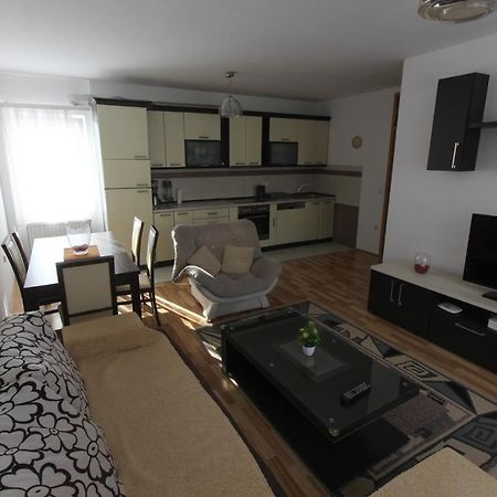 Kasumi Apartment Πρίστινα Εξωτερικό φωτογραφία